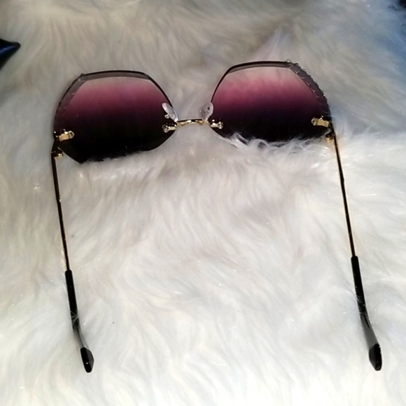 BOUTIQUE 🍏 Purple Gradient Rimless Sunglasses w/ Rhinestones - Picture 8 of 9